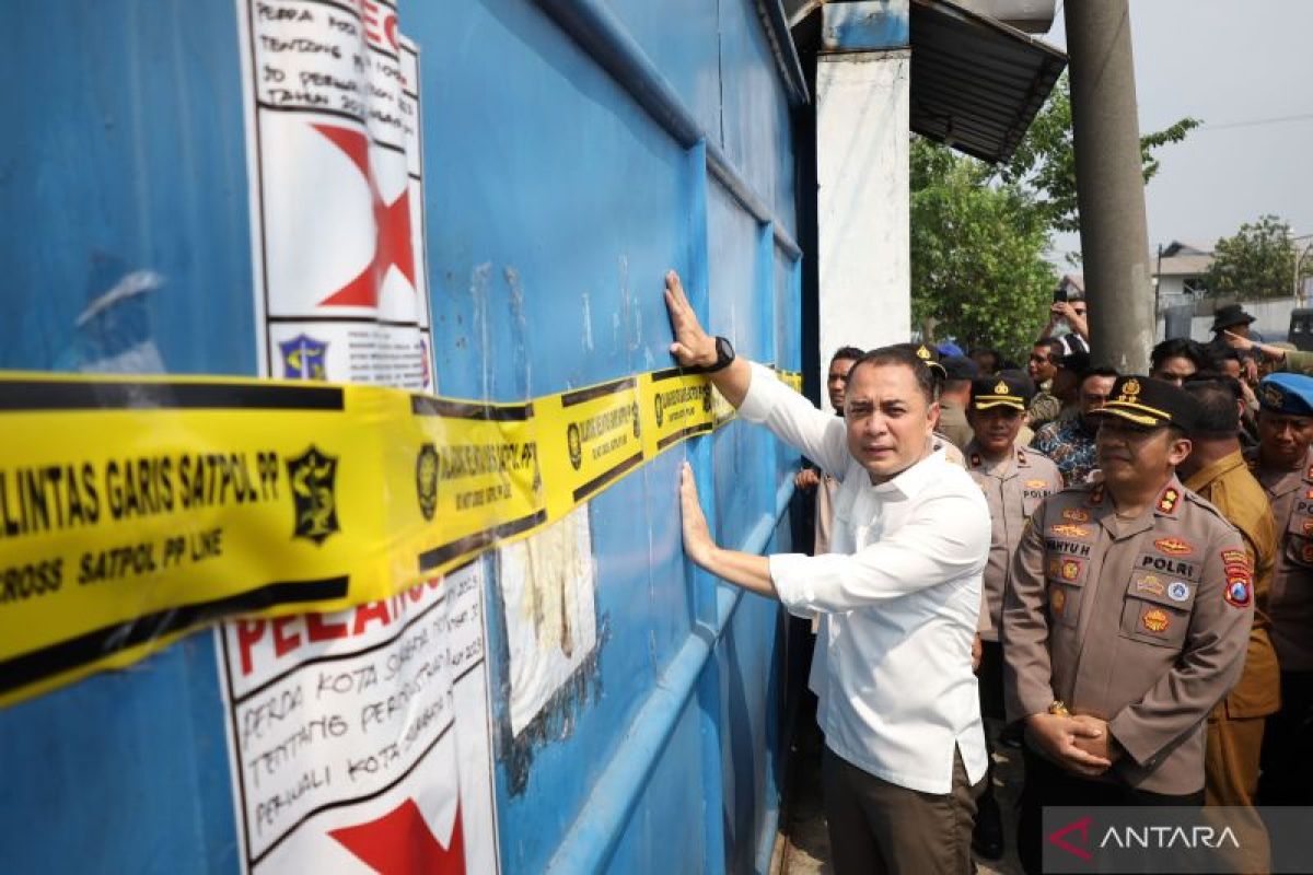 Wali Kota Surabaya pimpin penyegelan gudang milik CV Sentoso Seal