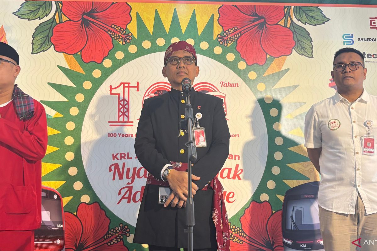 KAI Commuter hadirkan parade KRL lawas rayakan 100 tahun operasi KRL