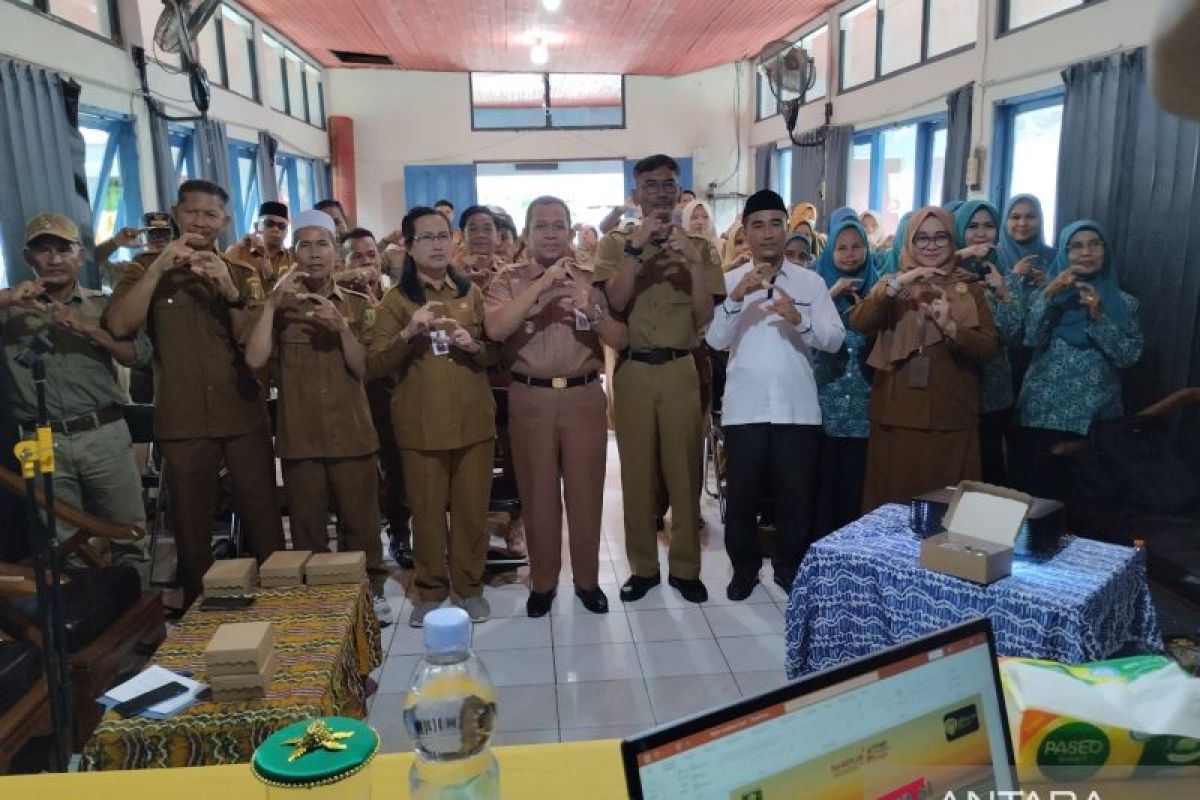 Warga Kecamatan Banua Lawas ikuti sosialisasi pencatatan sipil
