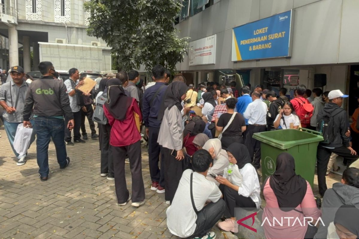 Warga diimbau tak datangi Balai Kota untuk lamar PPSU