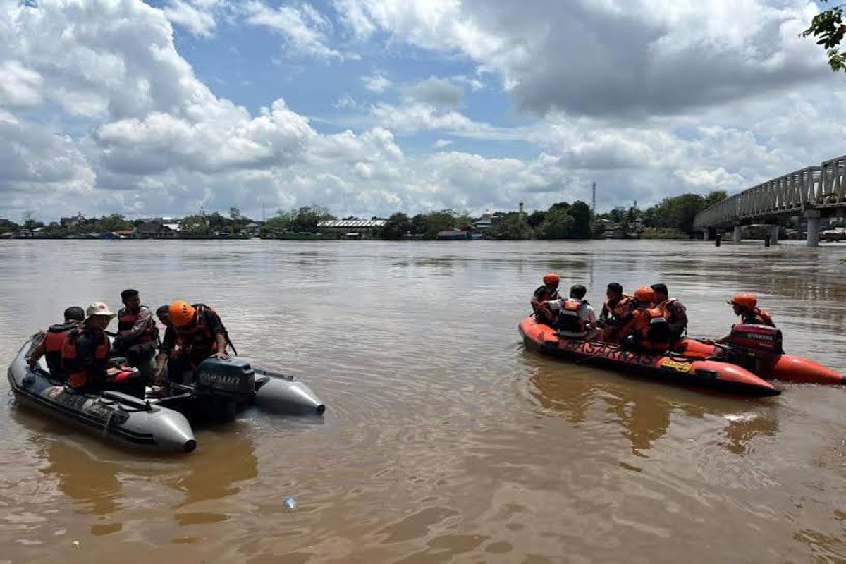 Tim SAR masih mencari warga tenggelam di Muara Teweh