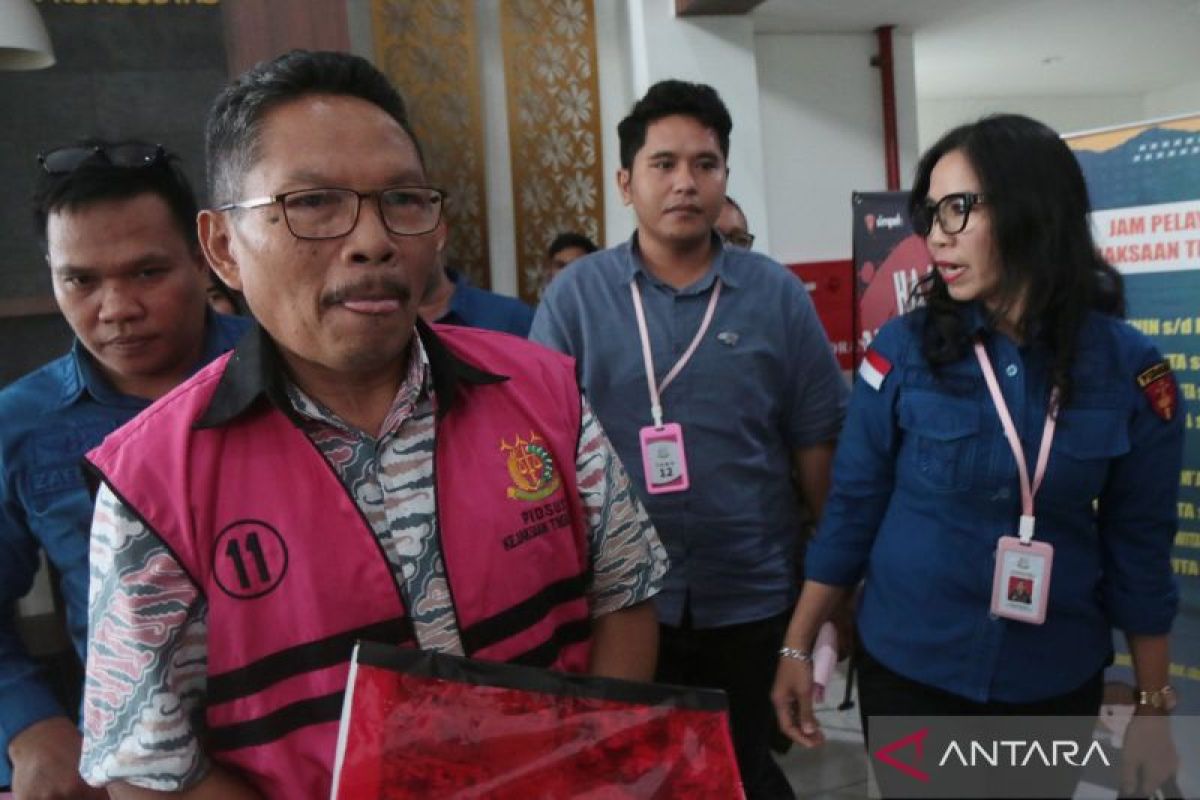 Terpopuler: Perkara korupsi mantan Sekda NTB, mahasiswa demo pengelolaan PDAM, hingga harga emas Antam naik