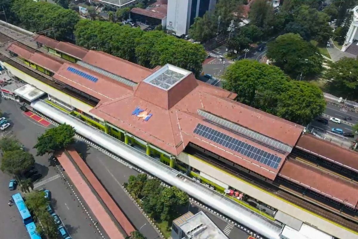 KAI hadirkan 66 PLTS di Jawa dan Sumatera mendukung transportasi