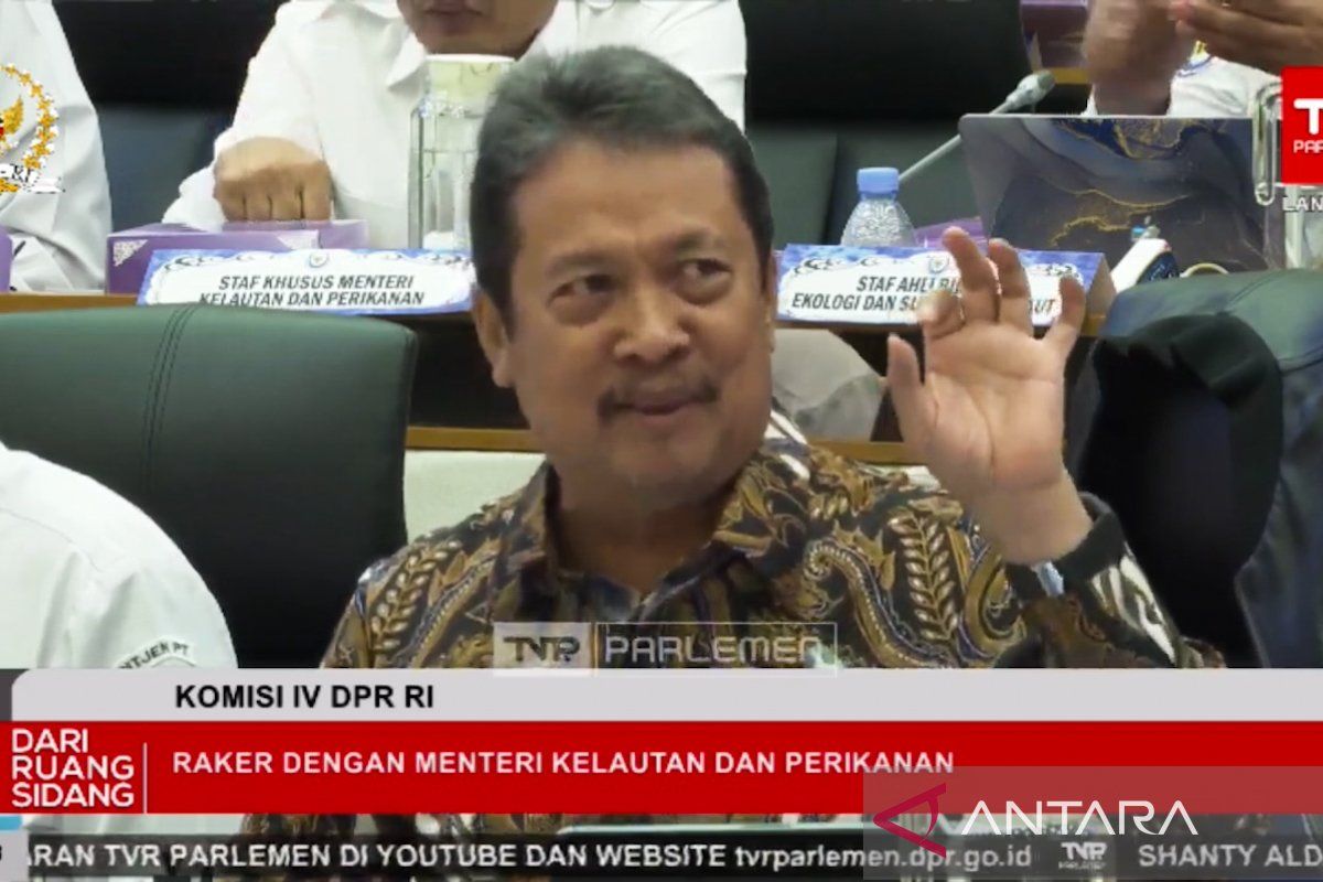 Menteri Trenggono sebut VMS tingkatkan akurasi produksi ikan nasional