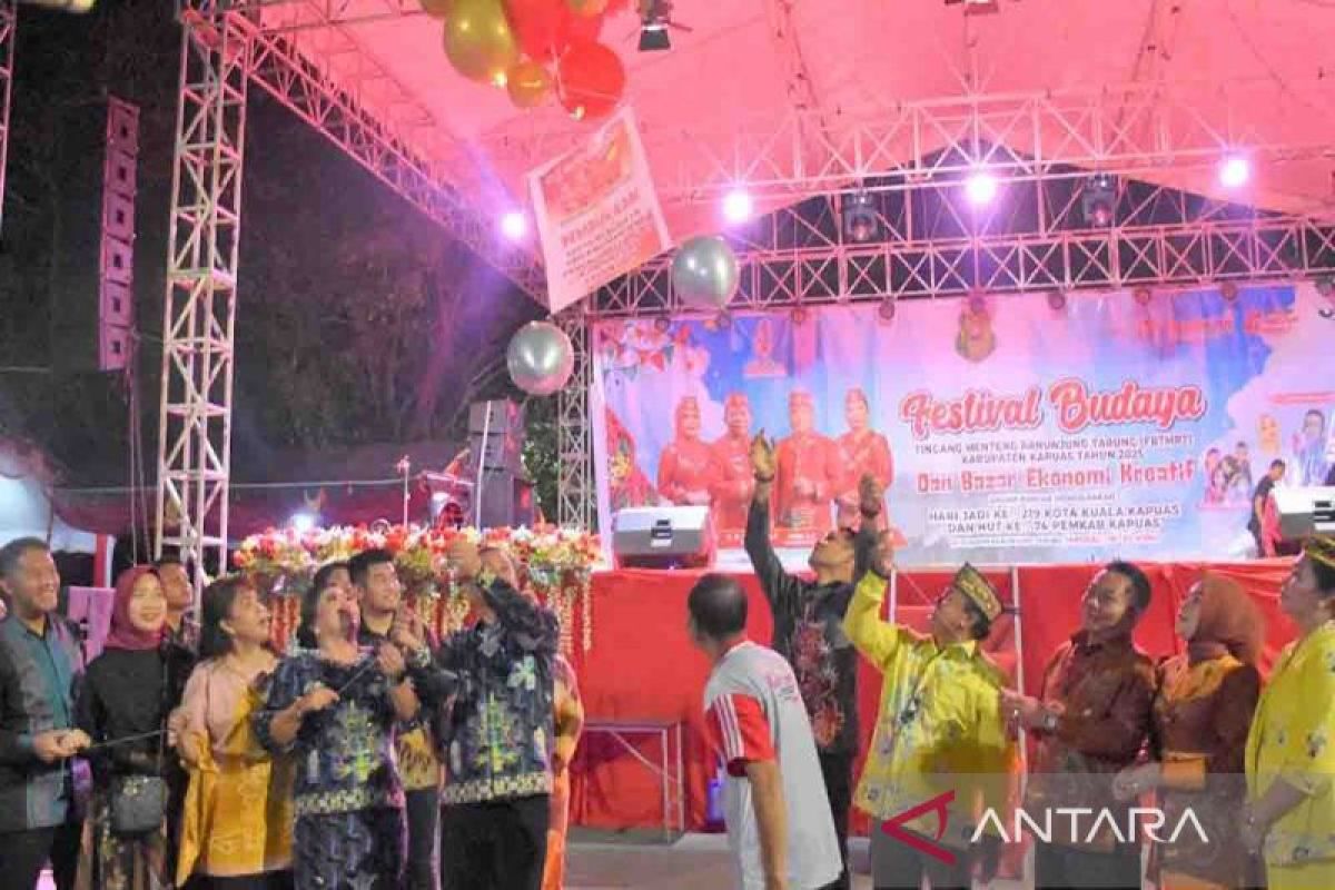 Festival budaya meriahkan HUT Kapuas berlangsung semarak