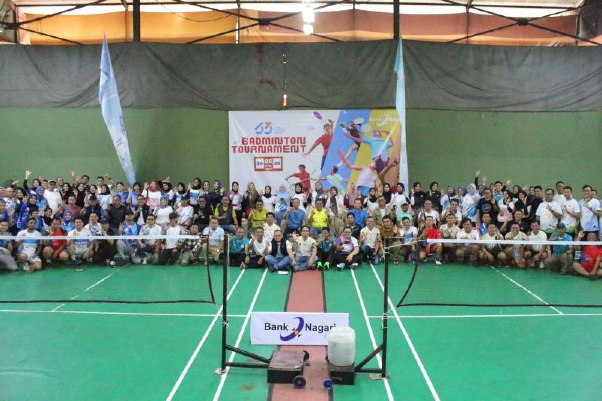 Semarakan HUT ke 63, Bank Nagari gelar turnamen Badminton