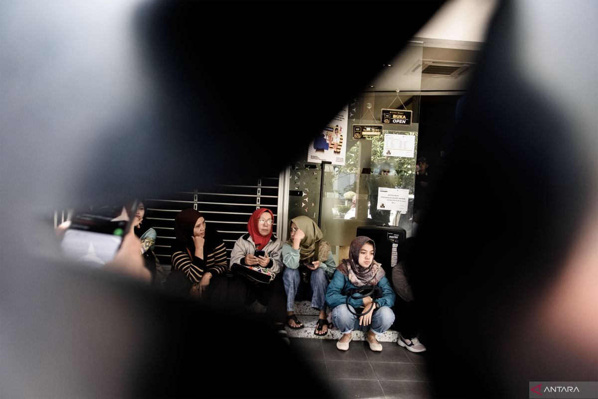 Harga emas Antam merosot lagi jadi Rp1,969 juta/gram