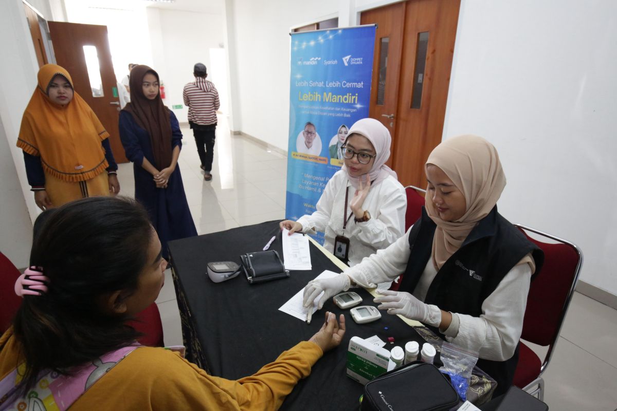 AXA Mandiri salurkan bantuan ke Posyandu untuk cegah stunting