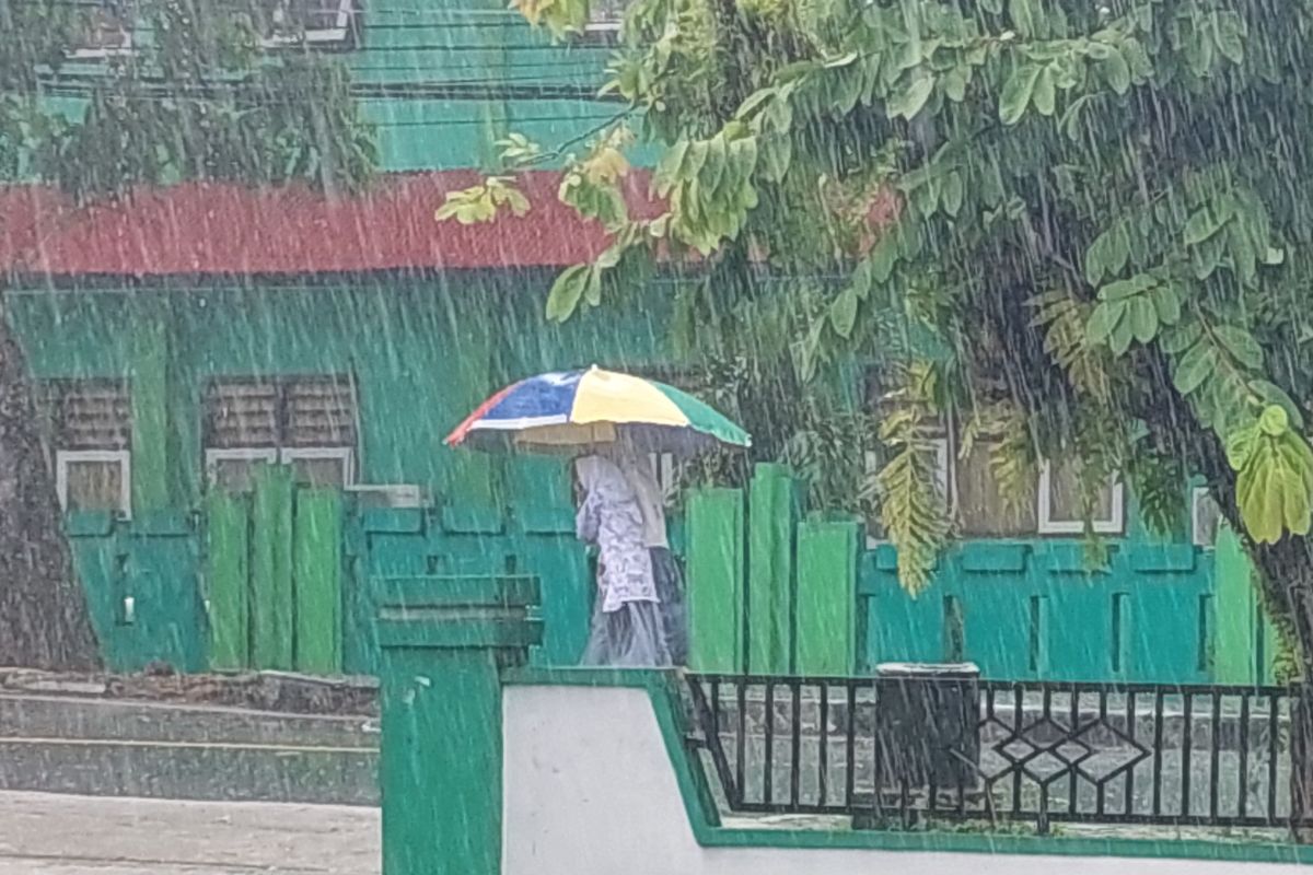 BMKG: Waspada banjir dan longsor di Malut pada 24-29 April