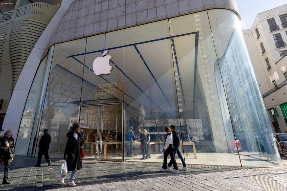 Uni Eropa kenakan denda 700 juta euro kepada Apple dan Meta