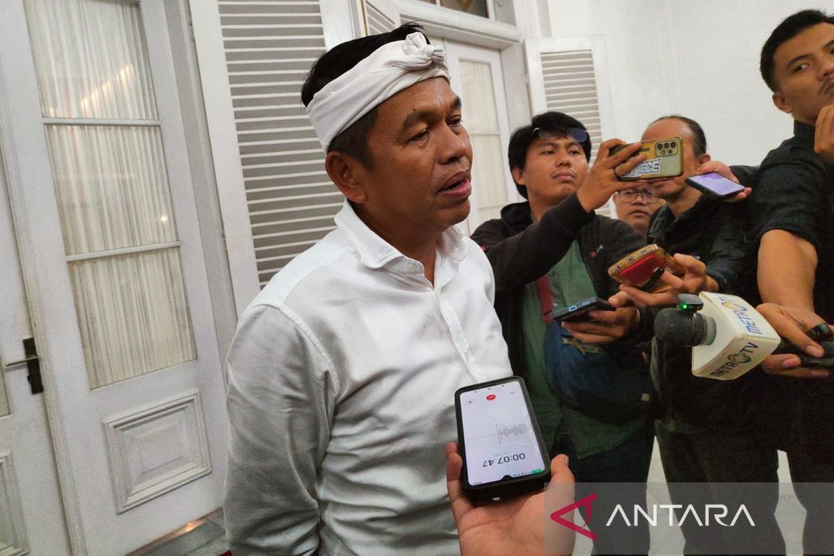 Dedi Mulyadi bantah tunggak pajak mobil Lexus