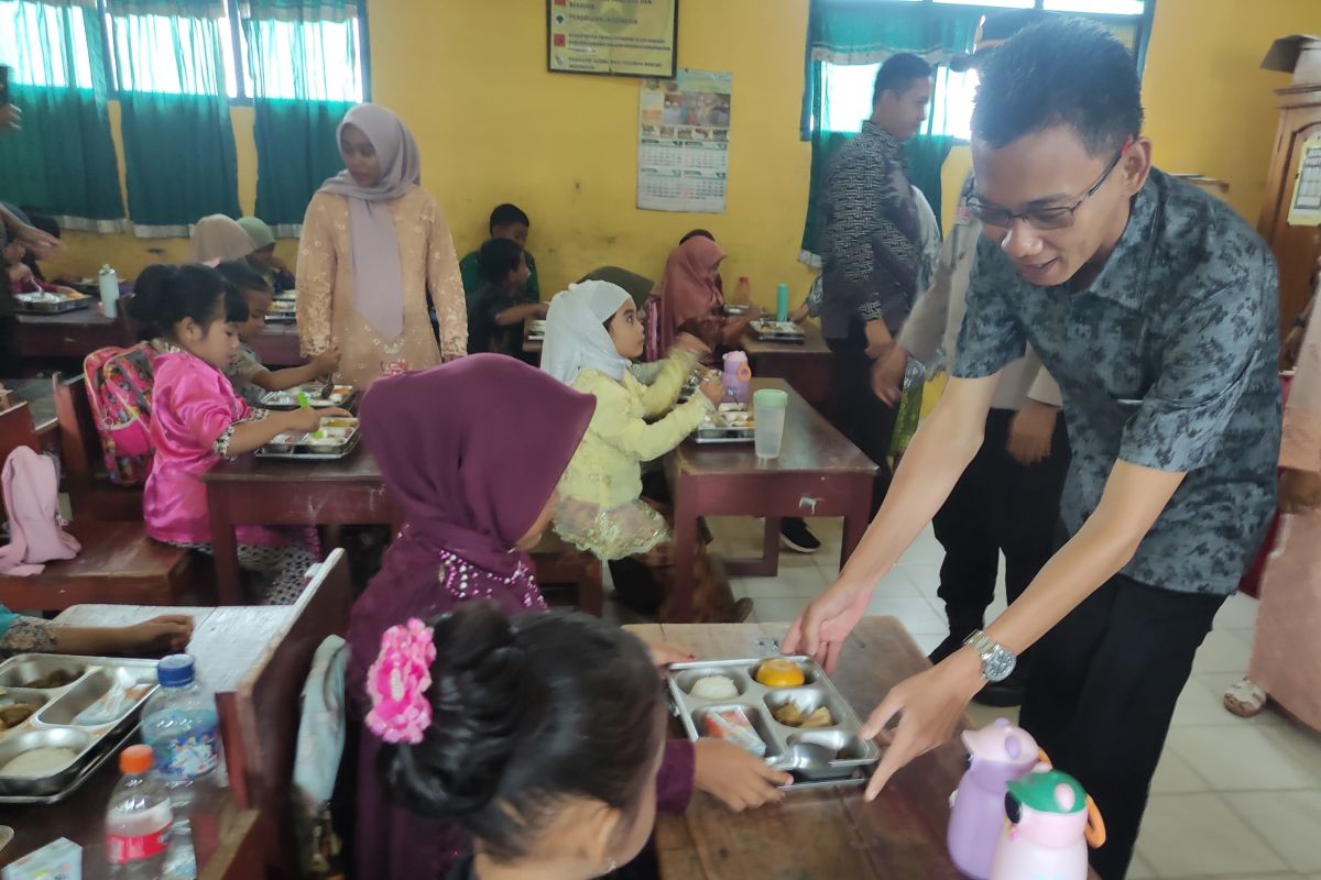 Program MBG jangkau 35 sekolah di Ogan Komering Ulu Timur