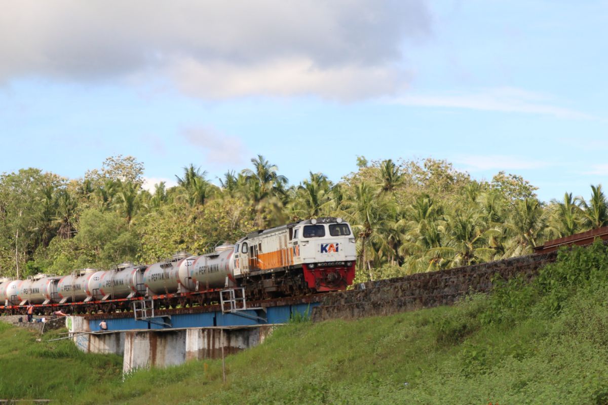 KAI Daop 6 mengangkut 83.316 ton barang selama Triwulan I 2025