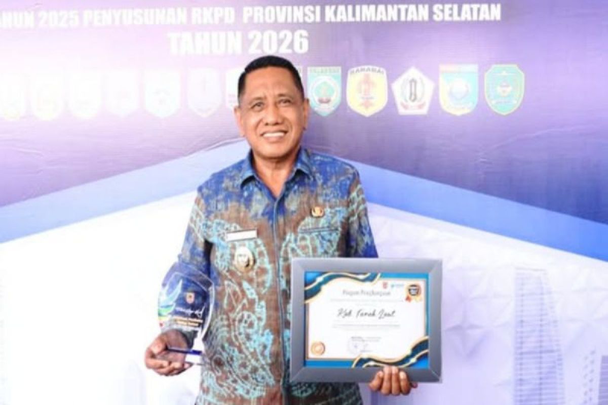 Tanah Laut raih penghargaan Keselarasan Tertinggi RPJPD 2025