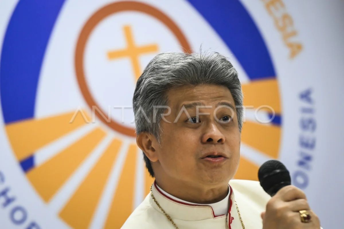 Uskup Antonius Subianto terbang ke Vatikan hadiri pemakaman Paus
