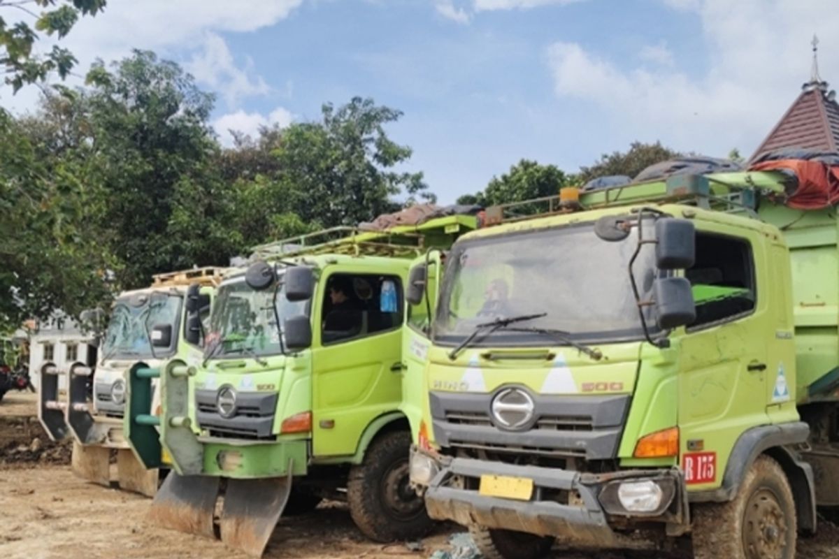 Jakbar hentikan operasi truk tanah di Kembangan karena langgar aturan