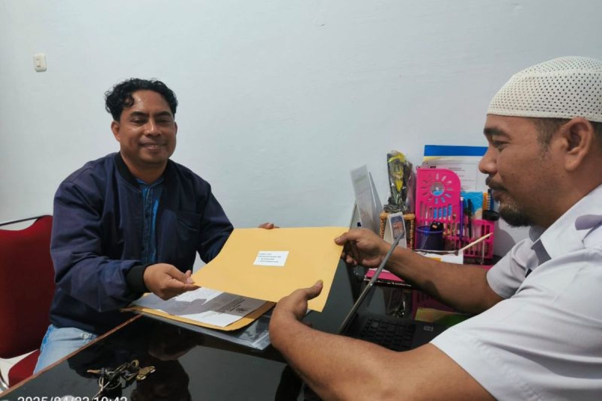 Kemenkum Malut serahkan dokumen pelantikan notaris