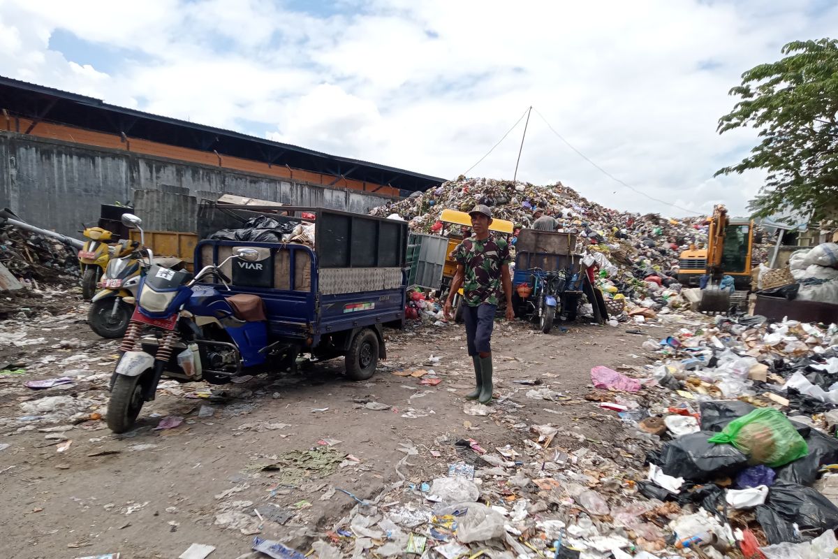 Volume sampah di TPS Sandubaya Mataram capai 1.000 ton lebih