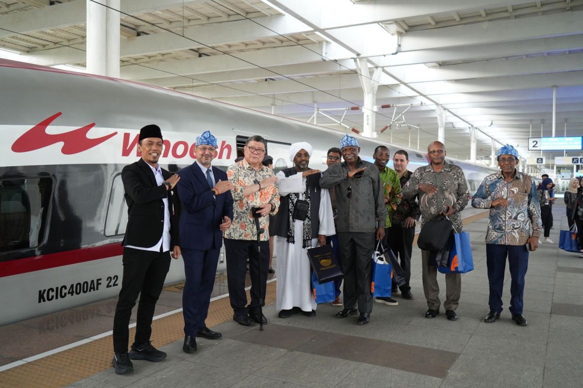 17 dubes Afrika naik Whoosh ke Bandung hadiri KAA