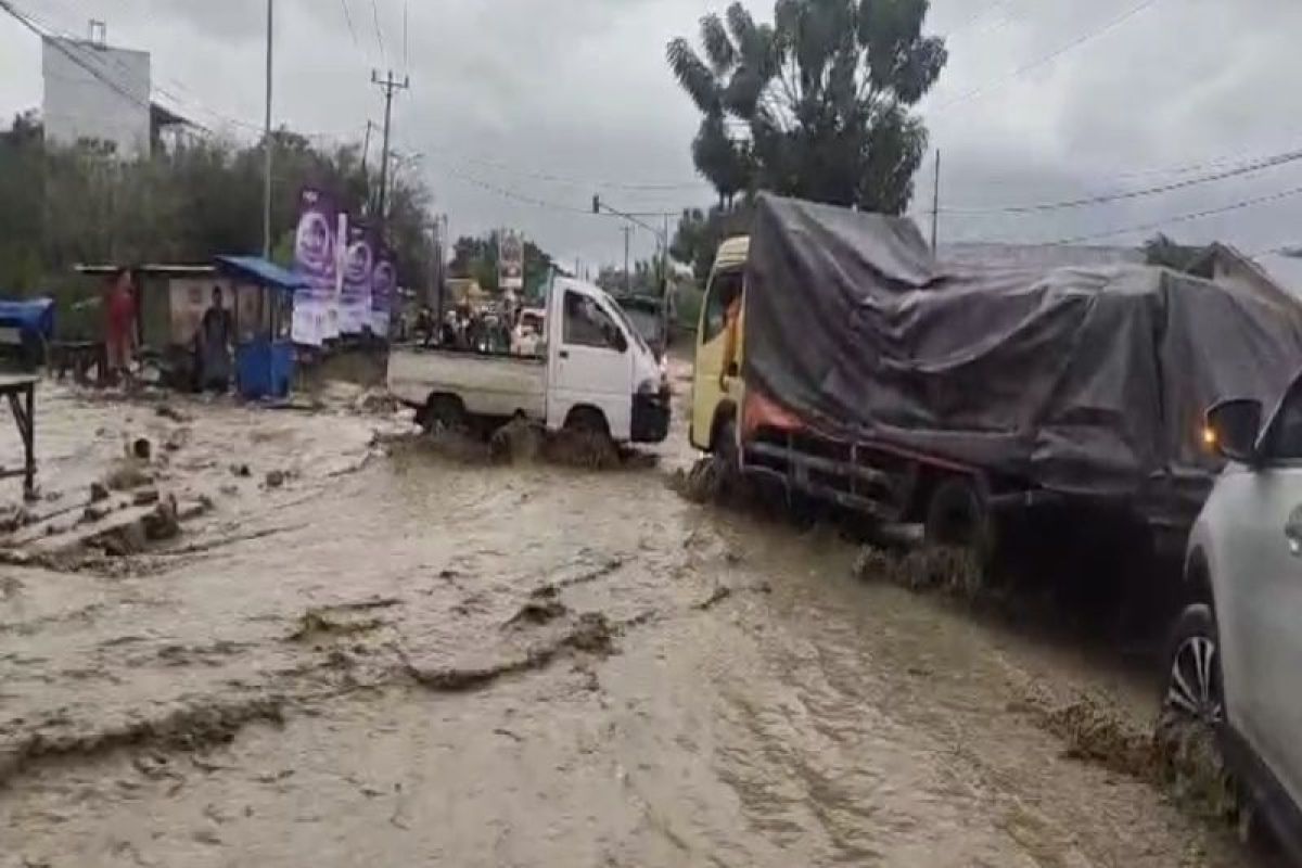 Sejumlah wilayah di Palu dilanda banjir