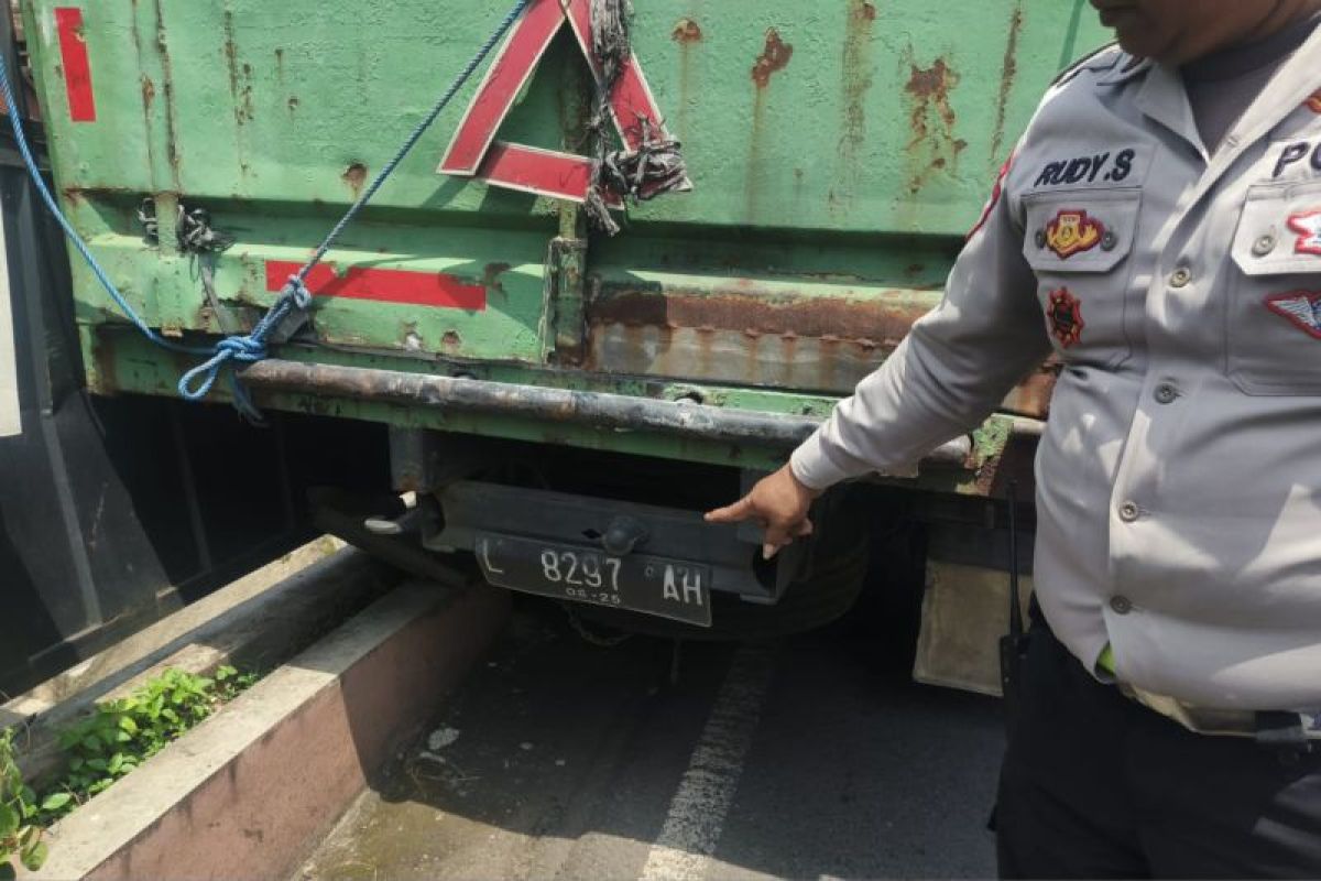 Balita tewas akibat truk tak kuat menanjak
