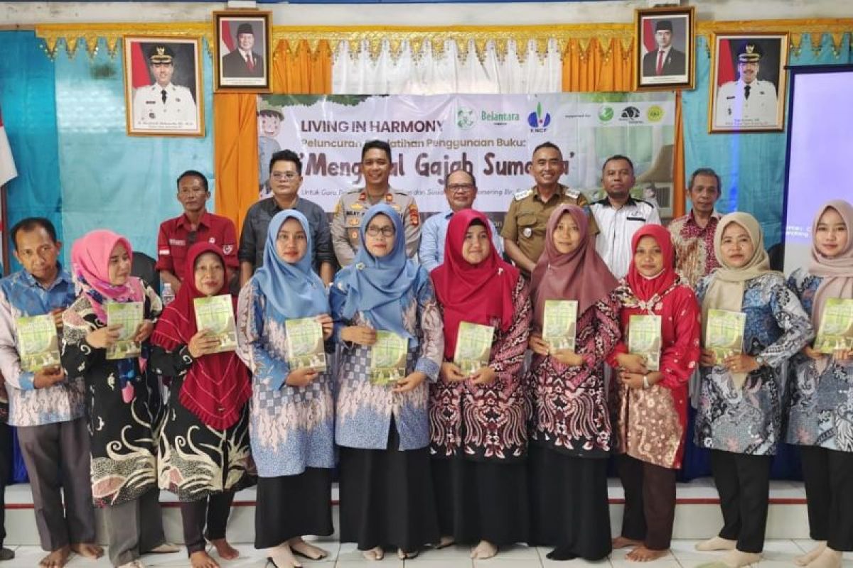 Belantara beri pelatihan penggunaan buku ajar gajah sumatra di OKI
