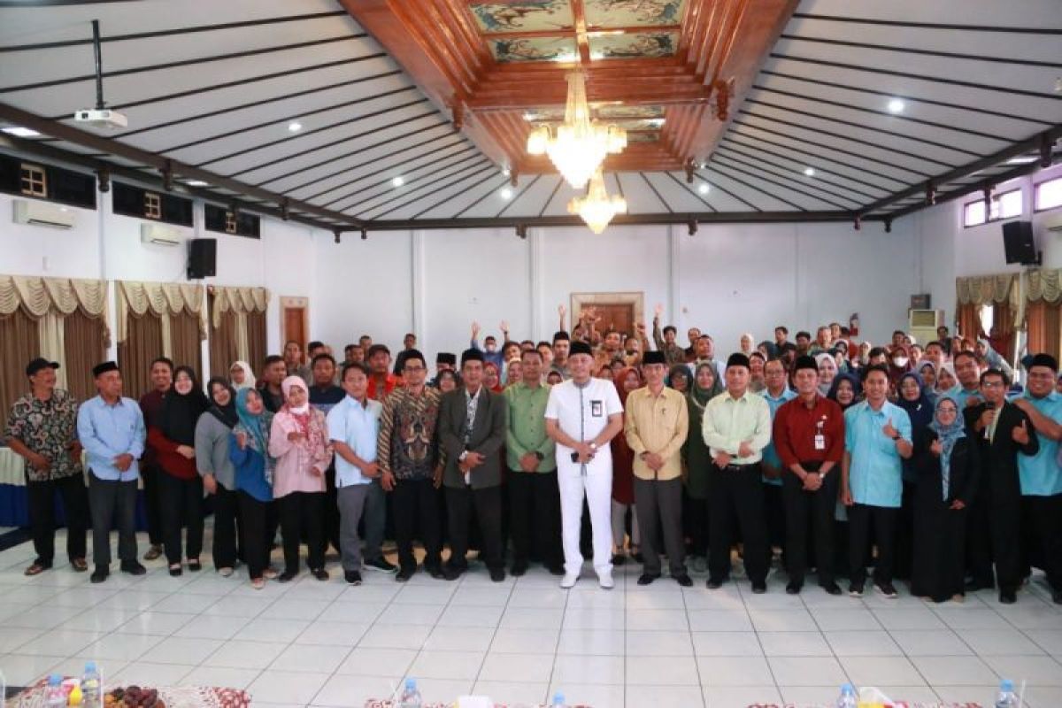 Pemkot Tegal komitmen pejuangankan hak tenaga honorer