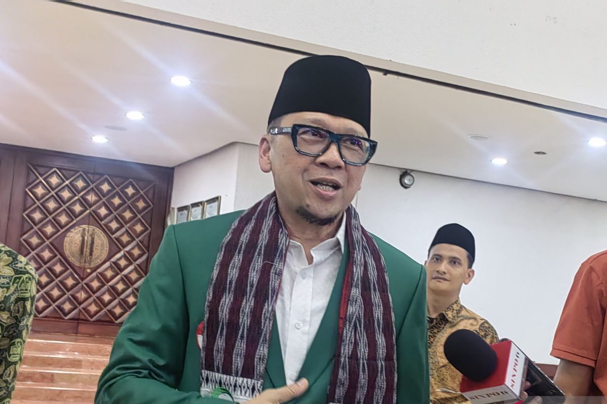 Anggota Komisi II: Kemendagri hati-hati beri status daerah istimewa