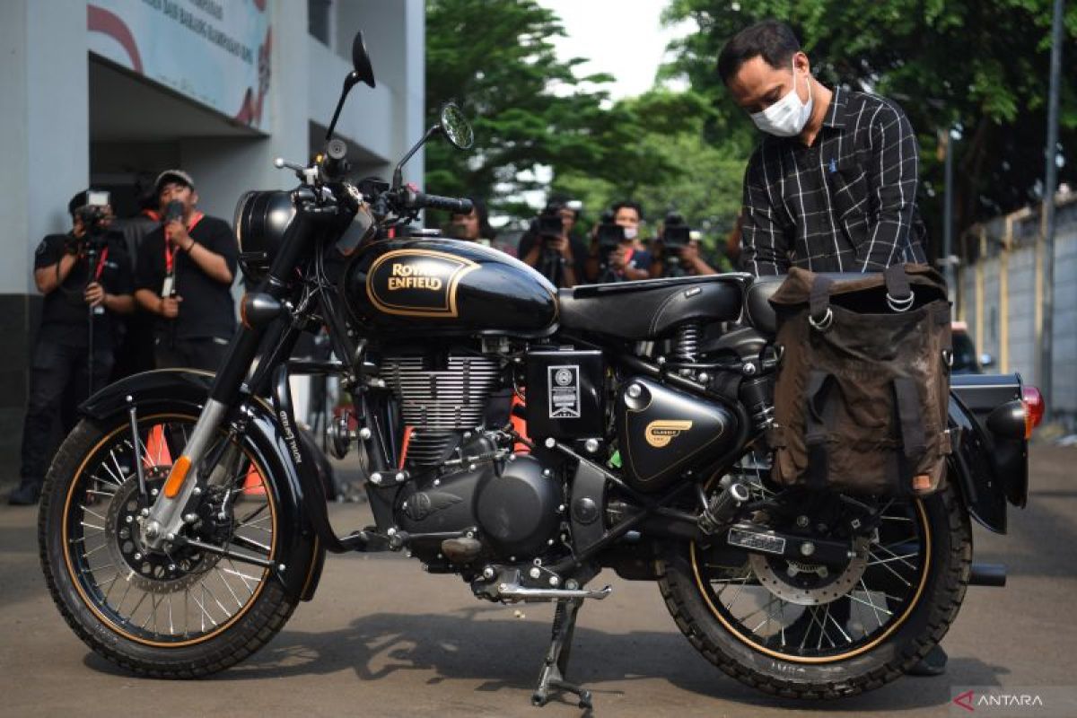 KPK: Motor Royal Enfield disita dari Ridwan Kamil terdaftar atas nama orang lain
