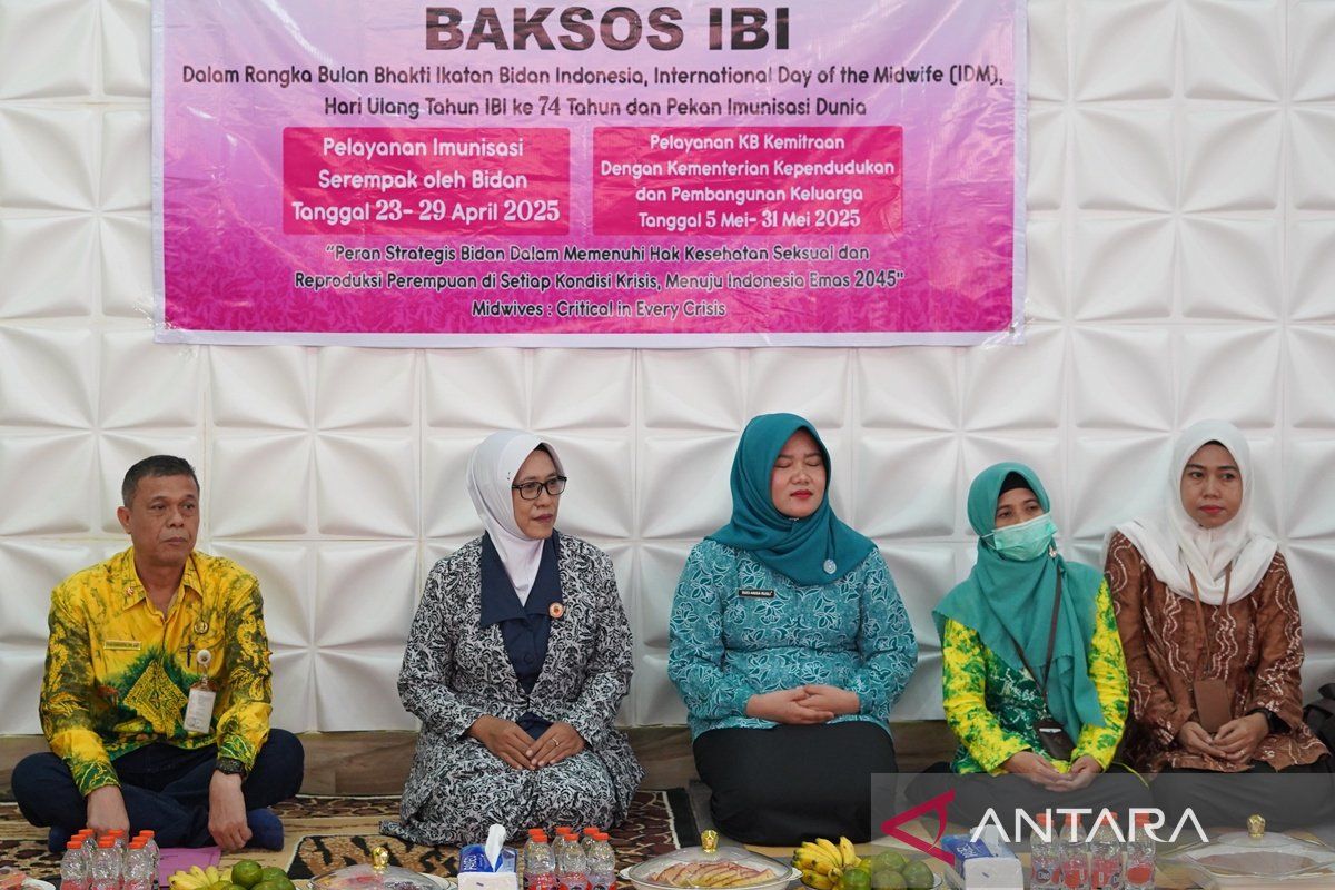 Kotabaru TP-PKK chairperson attends immunization week