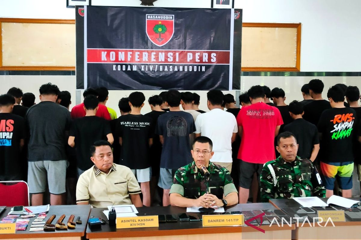 Kodam Hasanuddin bongkar sindikat penipuan daring di Sidrap