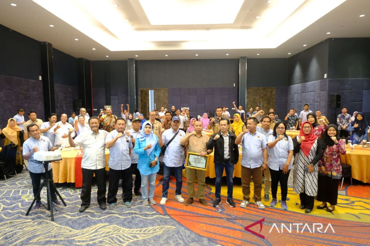 PWI Sidoarjo-Komisi A DPRD Jatim ajak masyarakat perkuat literasi digital