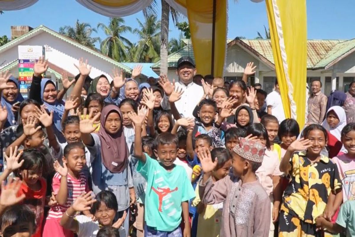 Bupati Langkat serahkan kunci 104 bedah rumah warga Tapak Kuda
