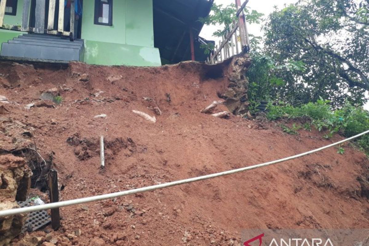 BPBD data korban longsor di Kota Sorong