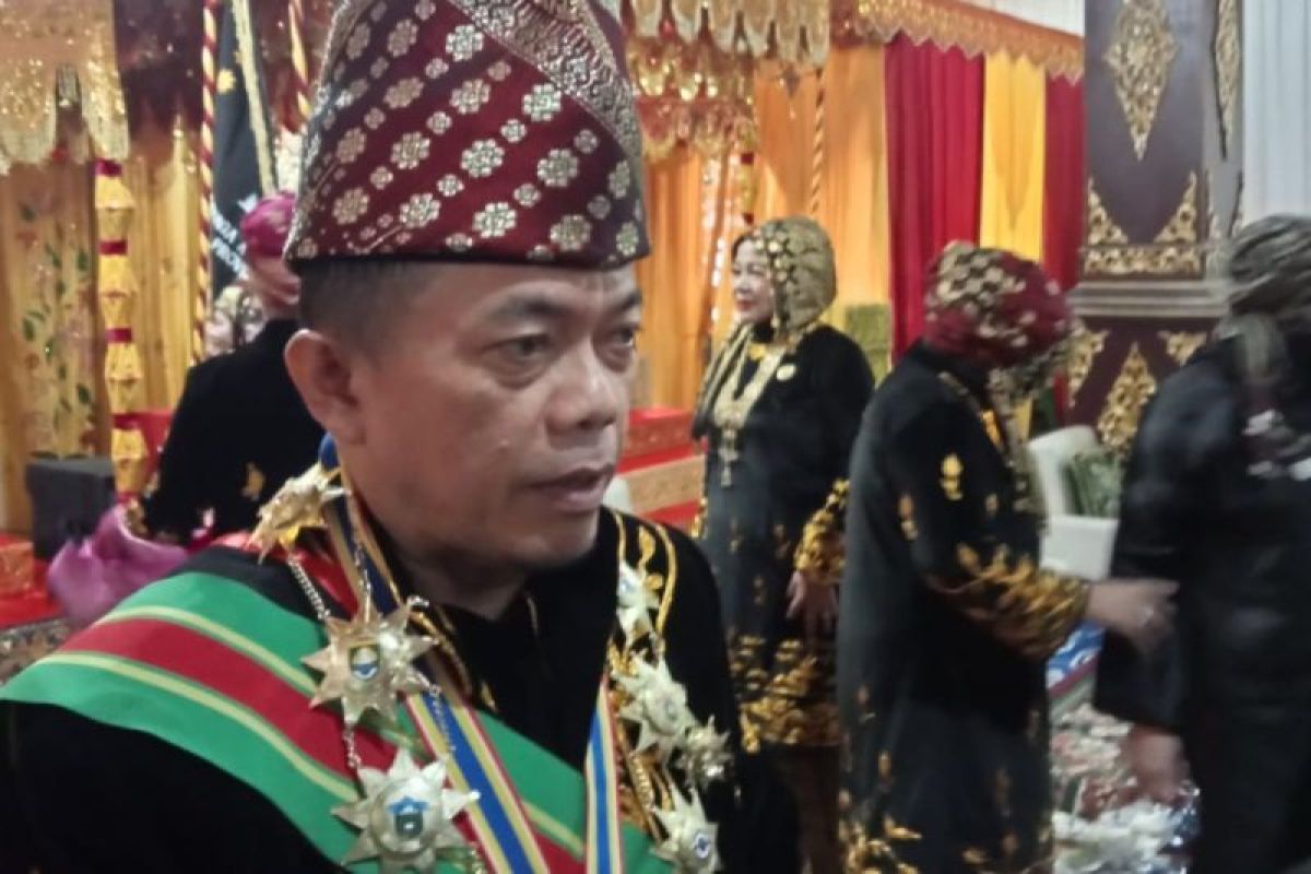 Gubernur Jambi dikukuhkan  menjadi pemangku adat LAM provinsi