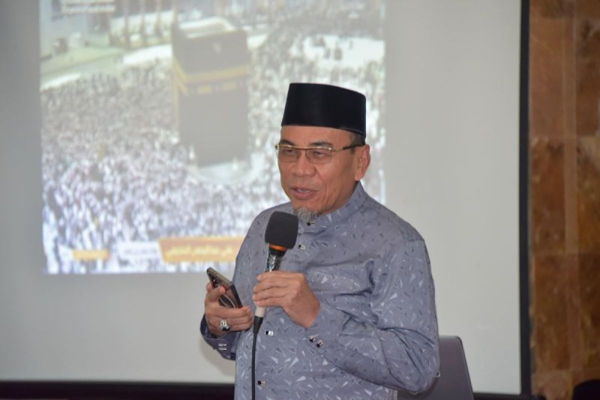 Wako Maigus Nasir berikan materi bimbingan manasik haji kepada 134 CJH di Kecamatan Nanggalo
