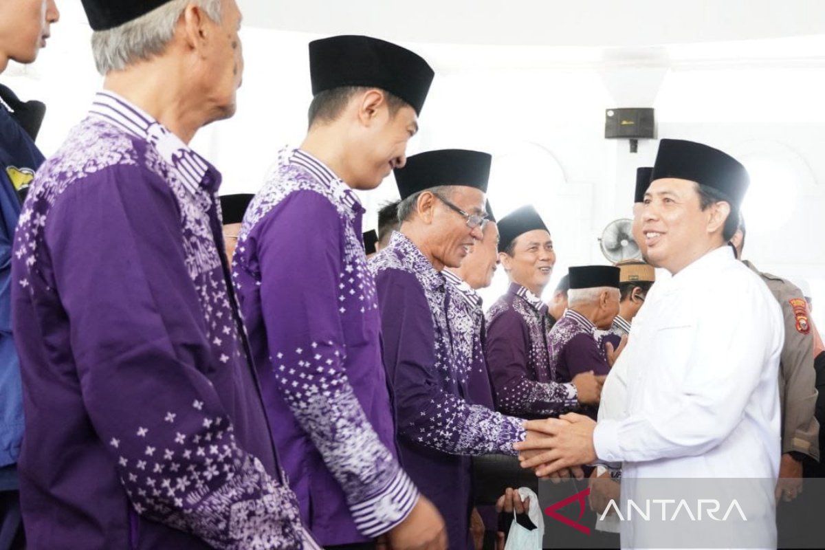 Wali Kota Bengkulu lepas 320 calon haji masuk asrama