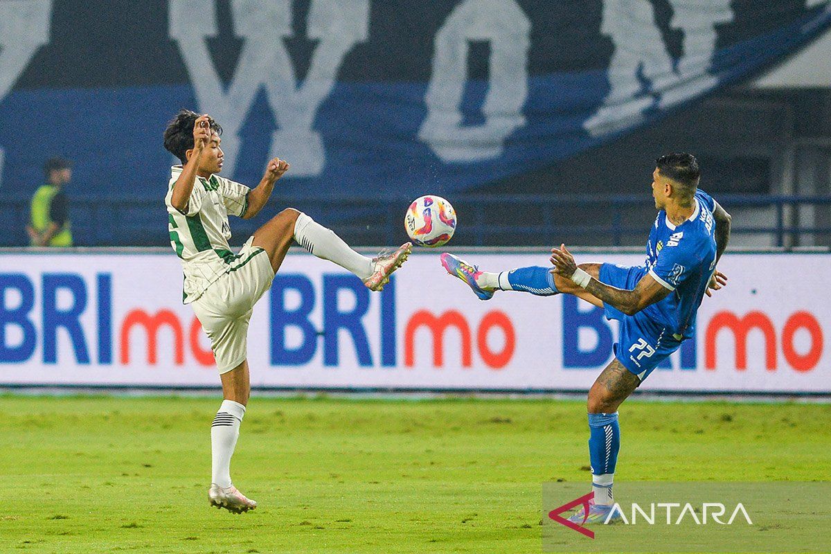 Persib Bandung butuh empat poin lagi untuk segel gelar juara