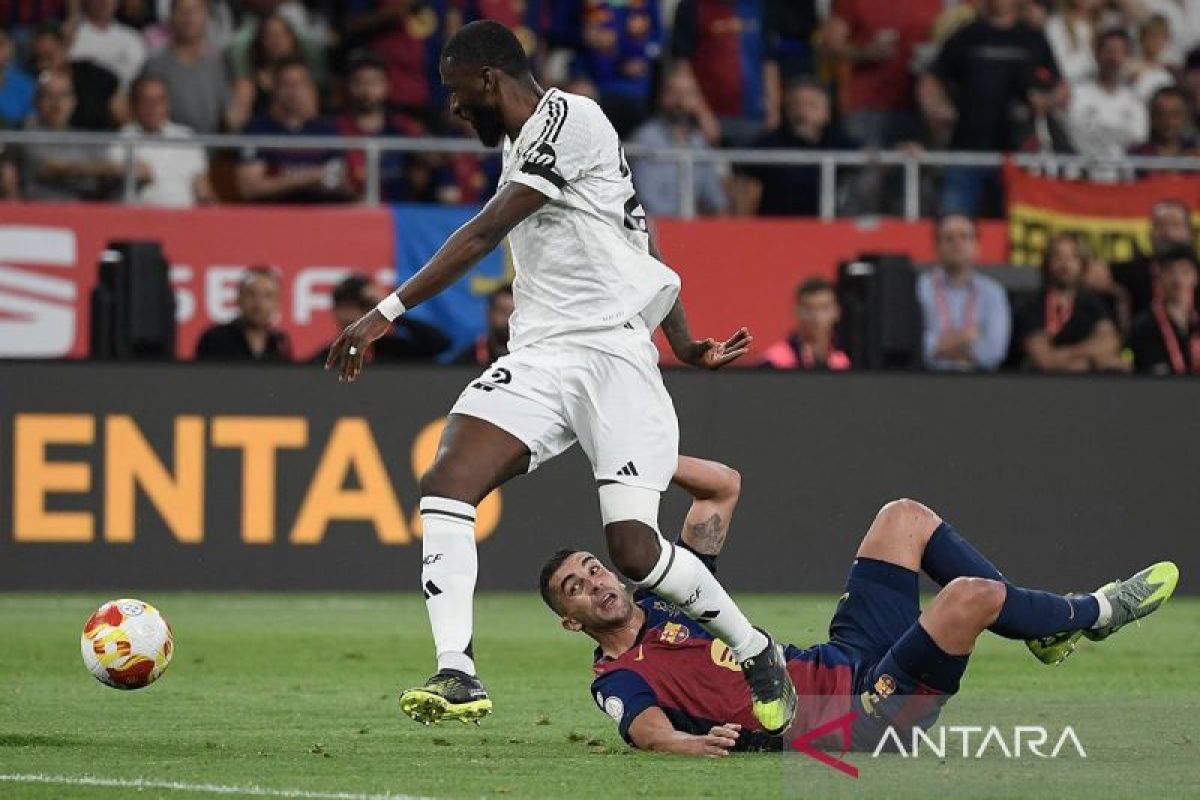 Rudiger terancam sanksi larangan bertanding usai lempar benda ke wasit