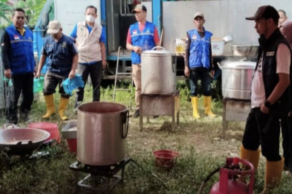 Dinsos dirikan dapur umum layani 900 warga terdampak banjir di Palu
