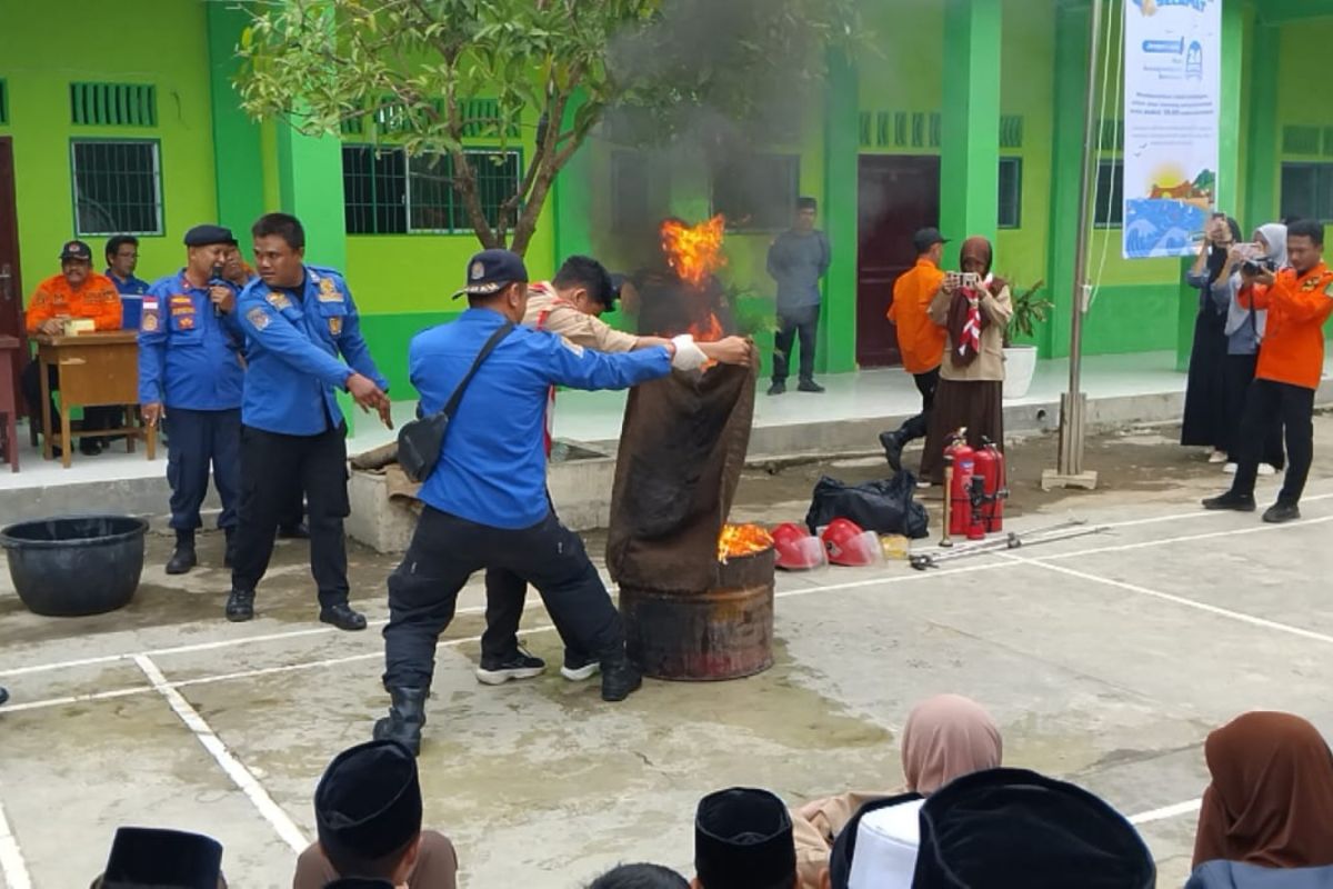 BPBD Langkat simulasi menghadapi bencana gempa dan kebakaran