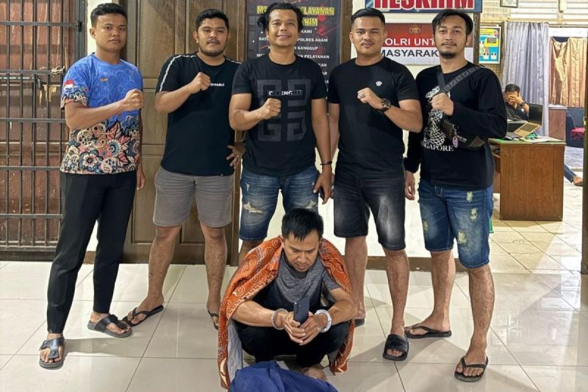 Polres Agam tangkap guru honorer curi telpon genggam di toko