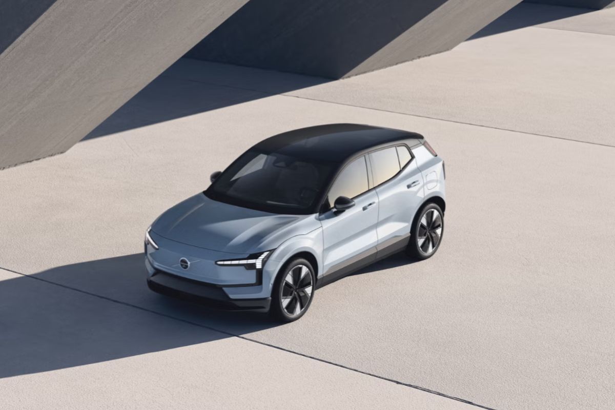 Volvo mulai produksi SUV listrik EX30 di Belgia