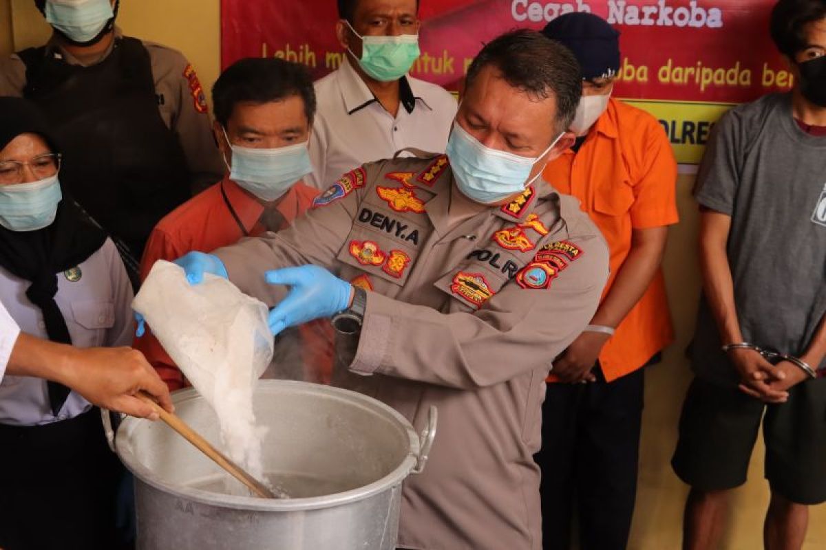 Polresta Palu musnahkan 1,67 kilogram sabu