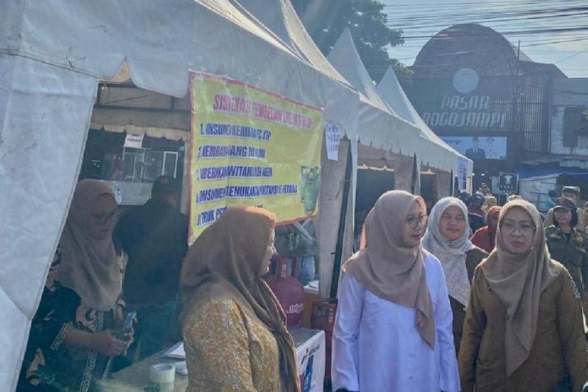 Banyuwangi gencarkan operasi pasar jaga stabiltas harga bahan pokok