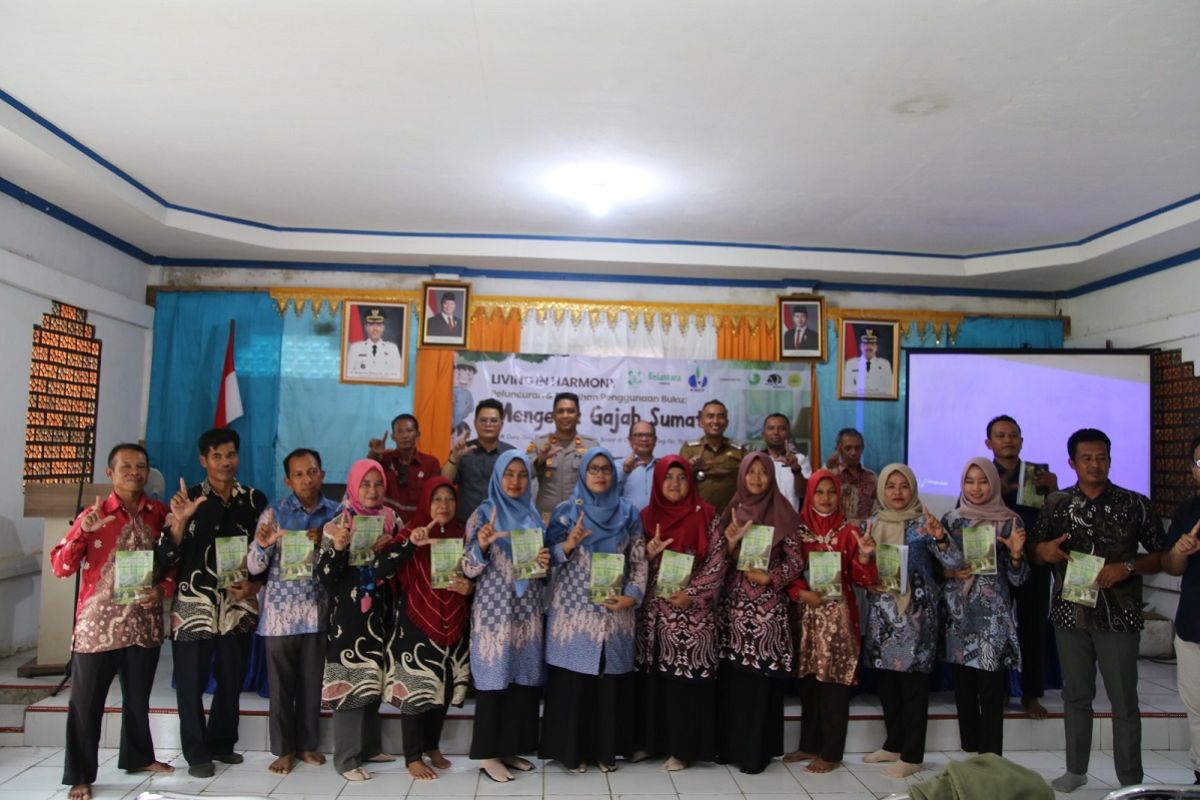 Belantara beri pelatihan penggunaan buku ajar gajah sumatra di OKI
