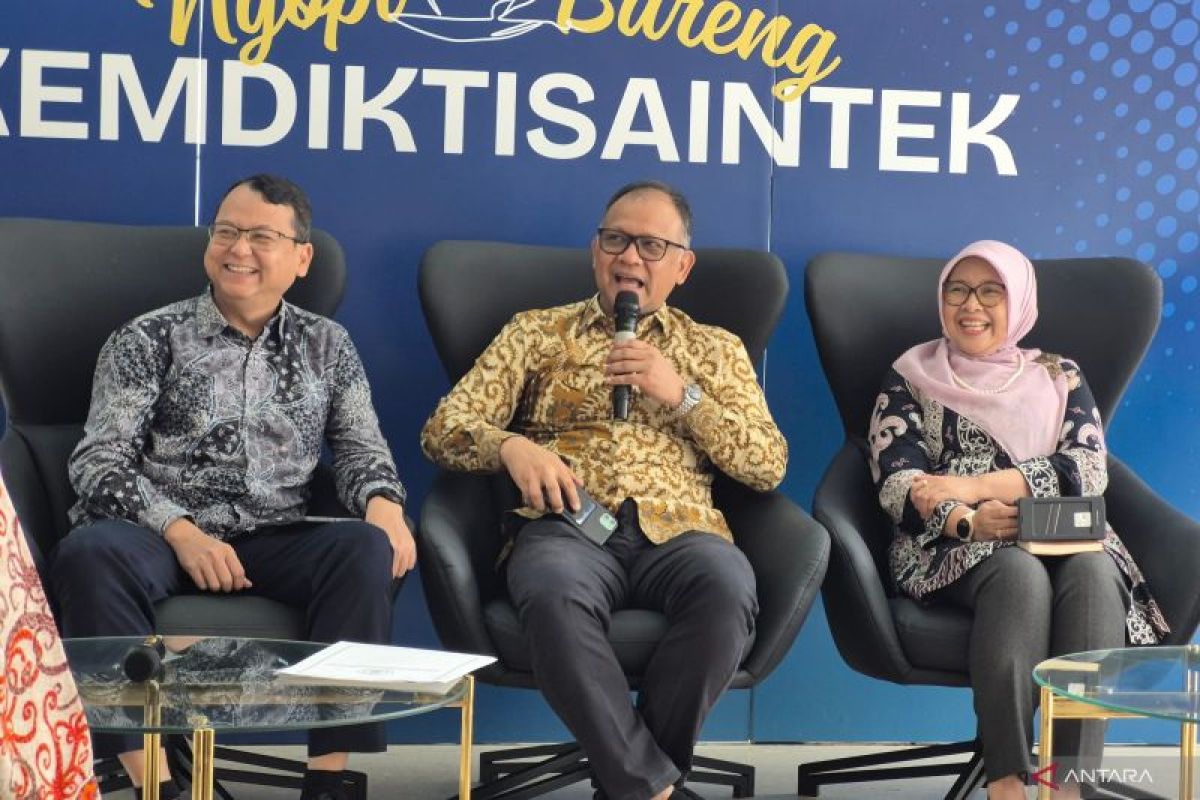 Kemdiktisaintek kaji lebih lanjut terkait kasus pencopotan rektor UP