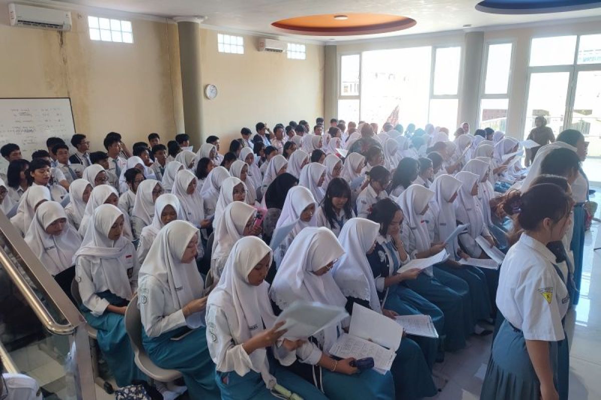 16 link twibbon gratis untuk meriahkan Hari Pendidikan Nasional 2025
