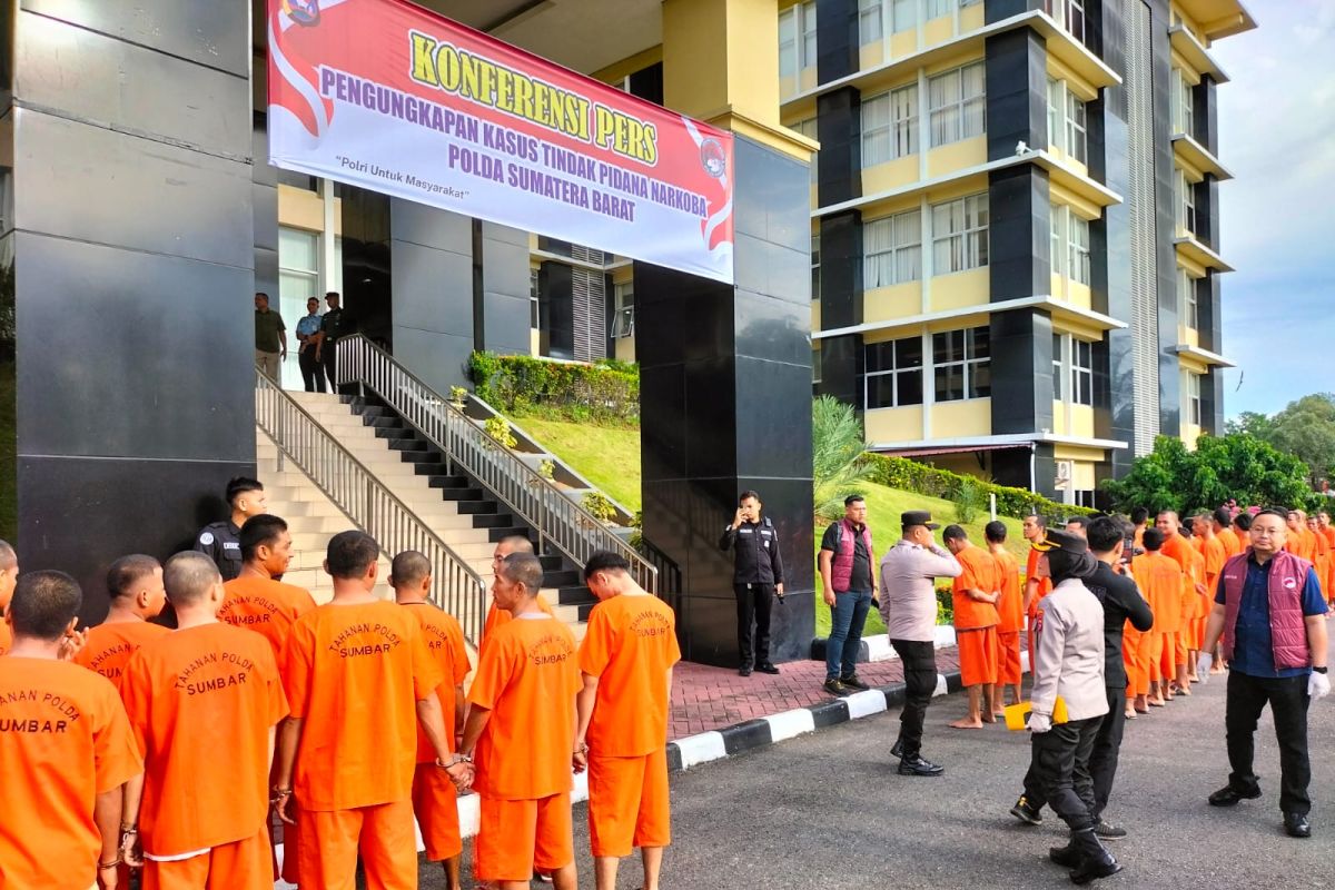 Polda Sumbar ungkap kasus menonjol 47 kilogram ganja
