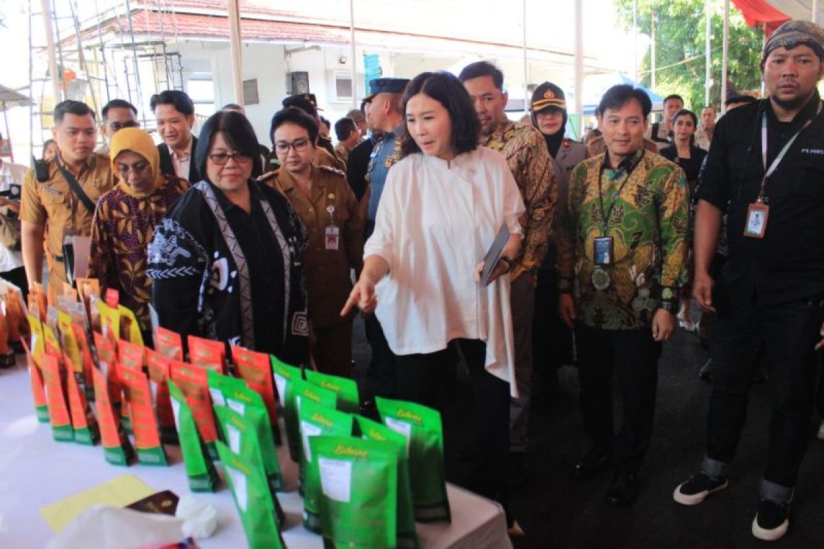 Wamen Veronica Tan tekankan kemandirian perempuan bangun kemandirian keluarga